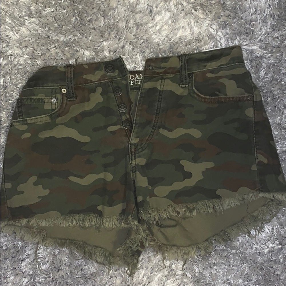 American eagle camo Jean shorts